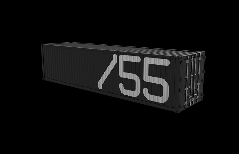 Render 3D de container preto com logo 55_Brands em branco aplicado em grande escala. A composição reforça o caráter industrial, minimalista e internacional da identidade visual.