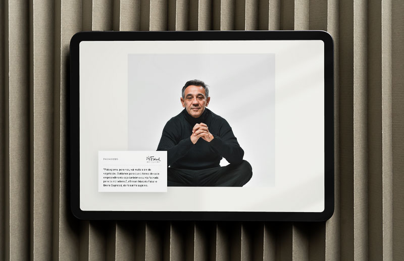 Website section dedicated to the landscape design of Blend 468, featuring a professional portrait on a light background and an editorial text introducing the landscaping concept. The page emphasizes the integration of nature, architecture and shared spaces.