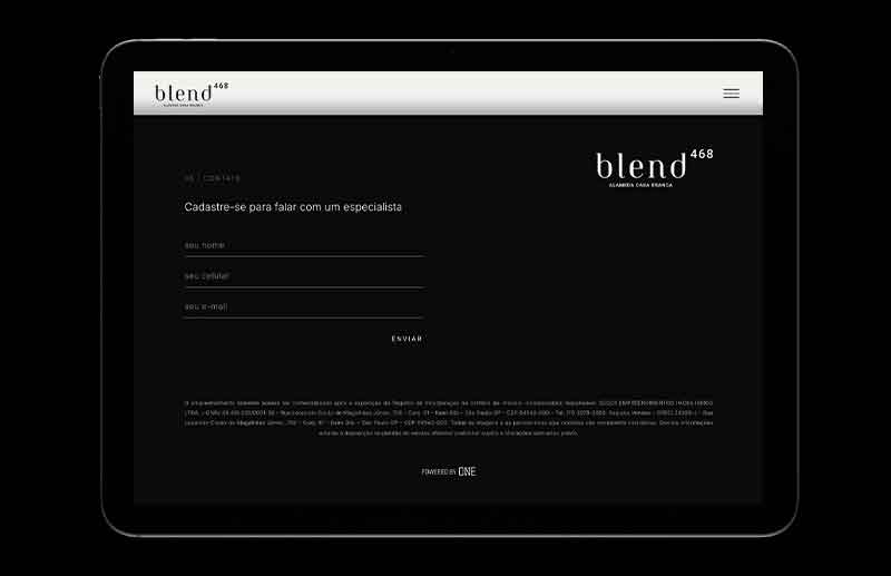 Tela final do website Blend 468 com fundo escuro, logotipo do empreendimento e formulário de contato para interessados. A seção funciona como ponto de conversão comercial, reunindo campos de cadastro, informações legais e a assinatura “Powered by ONE”.