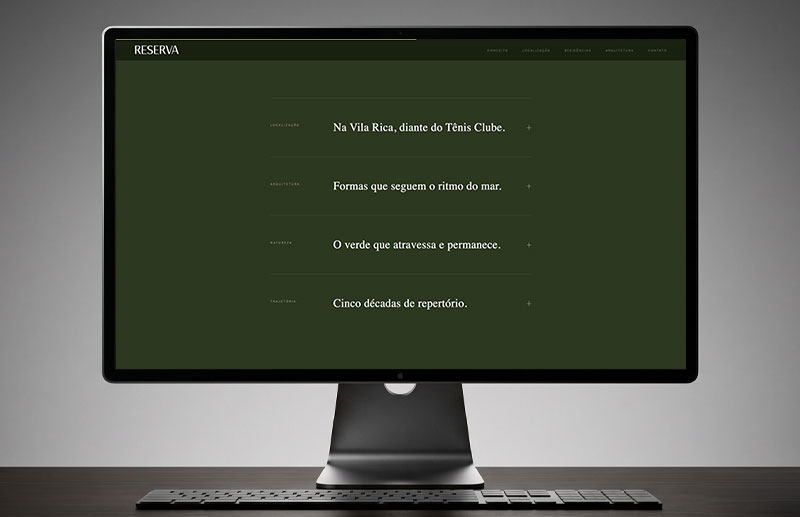 Editorial section of the landing page organized around four themes: location, architecture, nature and heritage. The content connects Reserva Vila Rica with the neighborhood, the sea, greenery and the developer’s history.